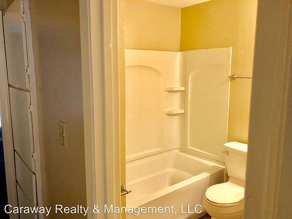 3rd image of 2138 Airline Dr Unit 123