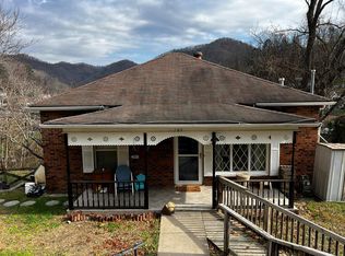 709 Circle Dr, Mullens, WV 25882