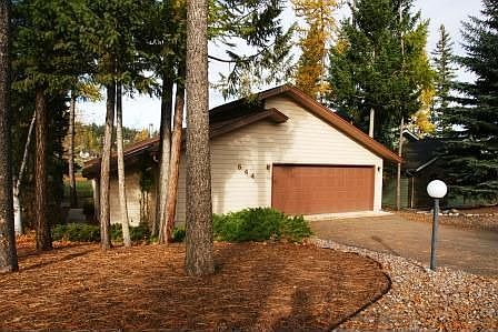 2nd image of 544 Saint Andrews Dr