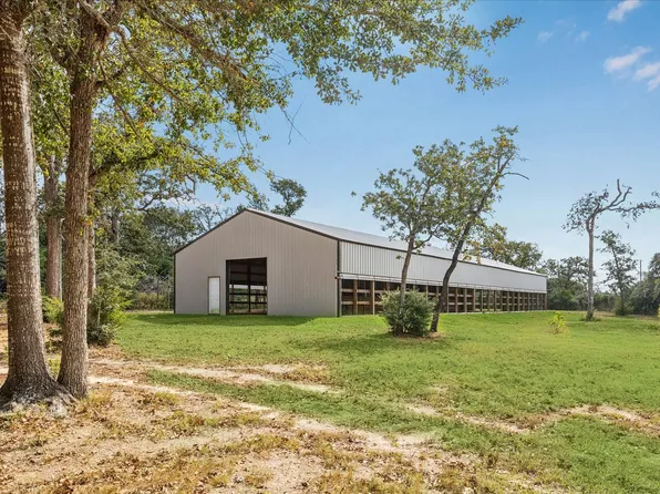 6618 Stokes Rd, Bellville, TX 77418