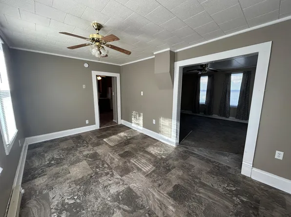 405 Park St S, Fairfax, MN 55332