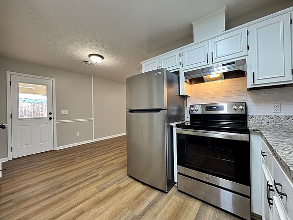 4th image of 1201 Canaan Ct