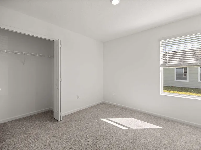 3155 NE 38th St — Photo 12