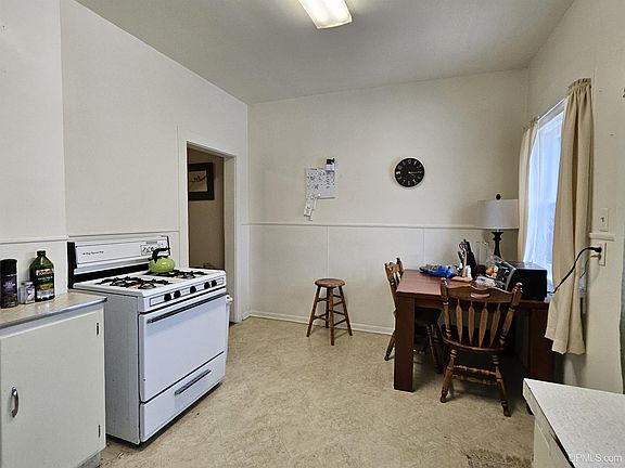 4th image of 308 W Houghton Ave