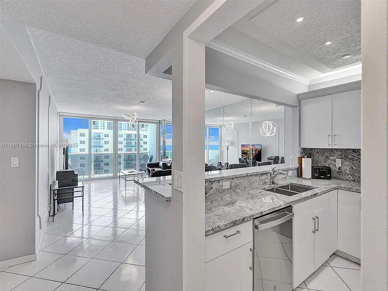 3725 S Ocean Dr #1506 — Photo 31