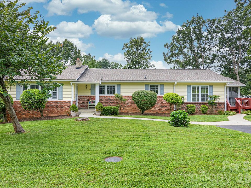 1st image of 352 Cedar Ln