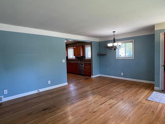 2nd image of 8349 Roselawn St