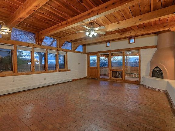 5th image of 694 Lakeview Cir SE