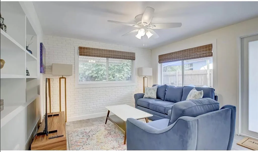 2 bed, 1.0 bath, 732 sqft, $2,450 — Photo 1