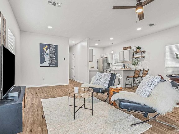 3rd image of 1715 W Intendencia St