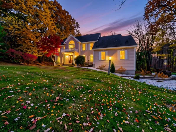 3 Rocking Chair Lane, Atkinson, NH 03811