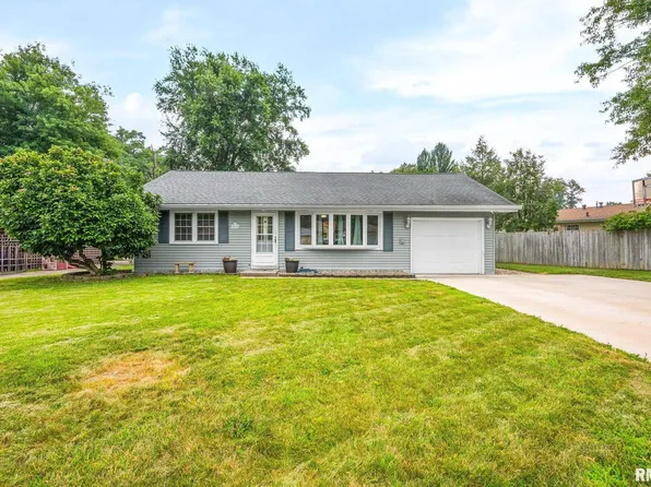 4910 W Linda Curv, Peoria, IL 61607