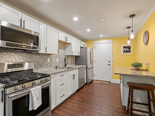 645 W Lowell Ave Unit 4, Haverhill, MA 01832