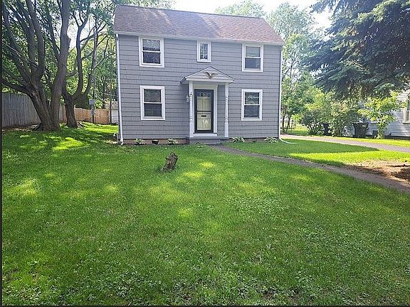 2nd image of 175 Corona Rd