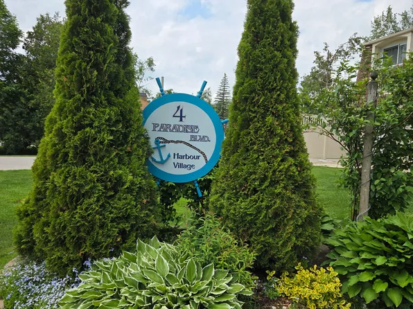 4 Paradise Blvd #24, Ramara, ON L0K 1B0