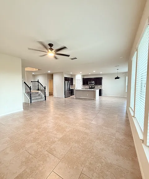 9010 Phoenix Park — Photo 1