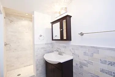 Rented by R New York