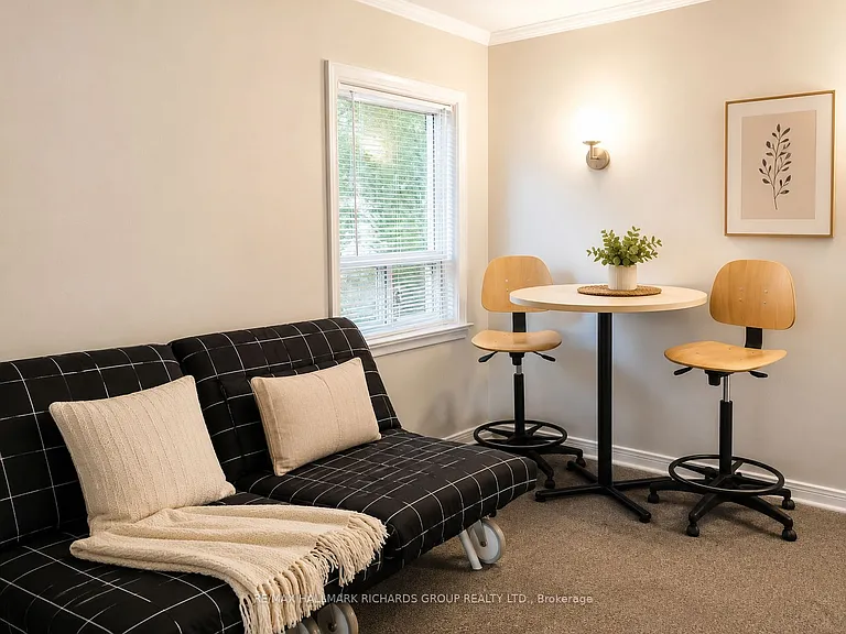 14 Glen Everest Rd #UPPER — Photo 6