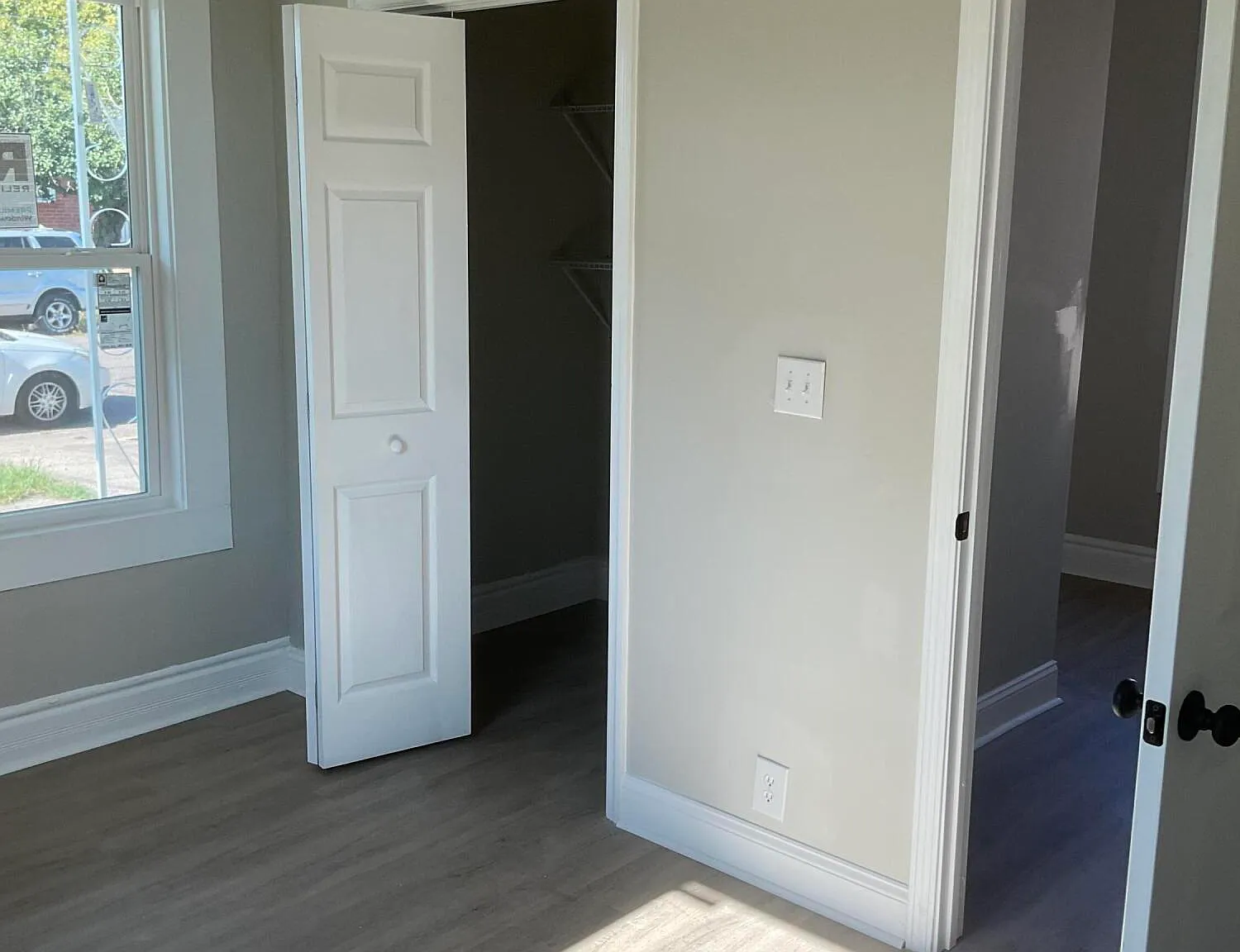 2 bed, 1.0 bath, 701 sqft, $1,200 — Photo 3