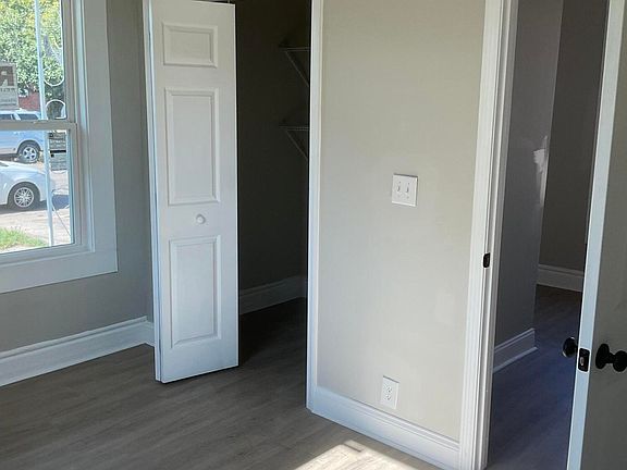 3rd image of 1225 Miller St