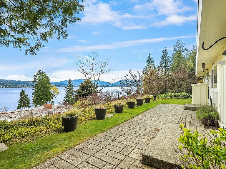 1848 W Lake Sammamish Pkwy SE — Photo 13