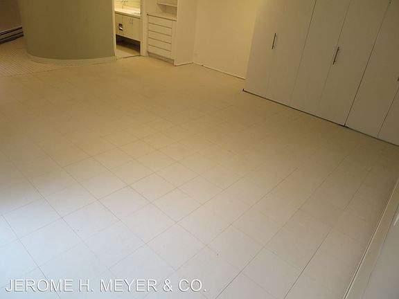 5th image of 2101 N Lincoln Ave