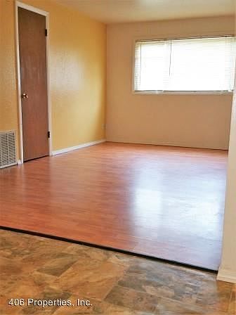 2nd image of 831 N Davis St APT 4