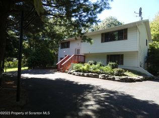513 Overlook Ter, Stroudsburg, PA 18360