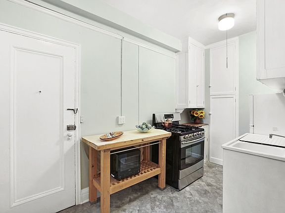 4th image of 2138 Broadway #5E