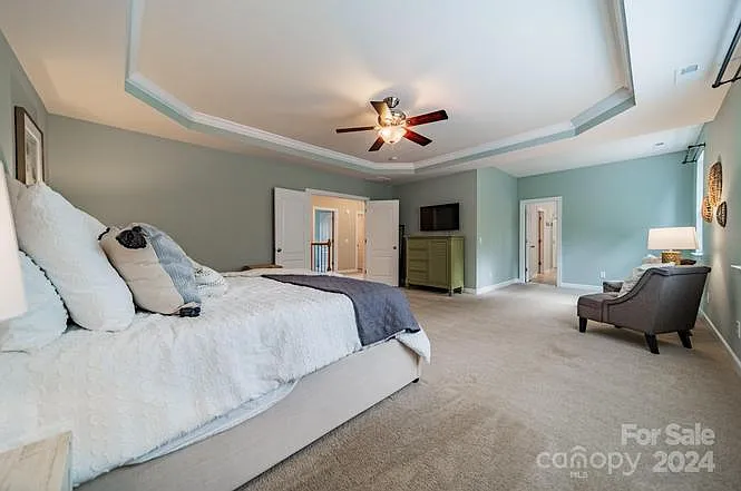 424 Ranelagh Dr — Photo 6