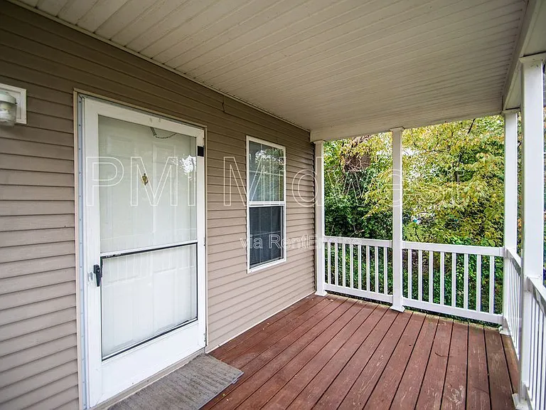 11845 Center St — Photo 2