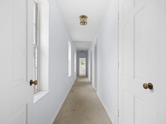 36th image of 162 Grizzell Ln