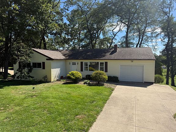 3rd image of 628 Senn Dr