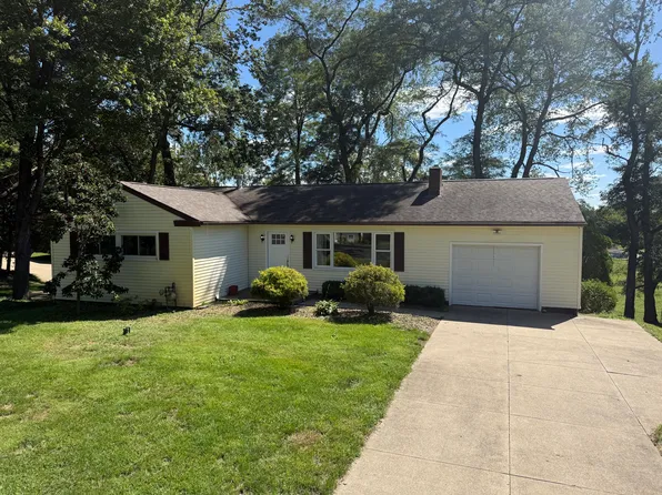 628 Senn Dr, Akron, OH 44319