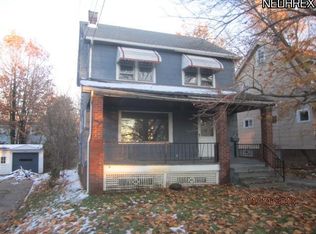 5075 Greenhurst Dr, Maple Heights, OH 44137