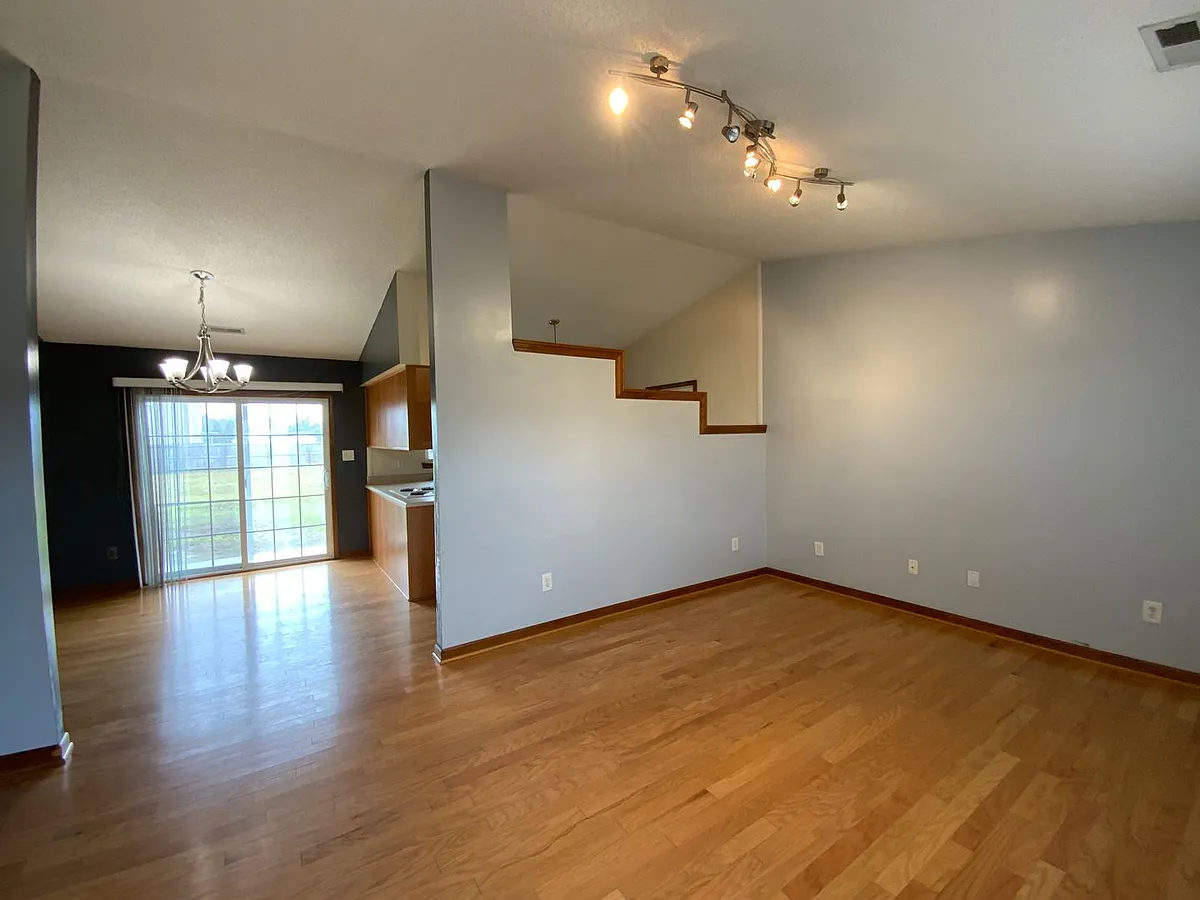 Building Photo - 128 Wheaton Dr