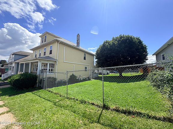2nd image of 412 Muir Ave