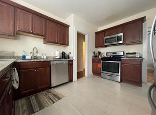 135 Cottage St #1R, Boston, MA 02128