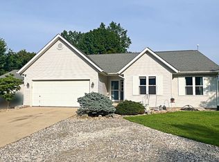 364 N Deer Lake Dr, Bloomfield, IN 47424