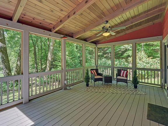 4th image of 1374 Lucius Rd
