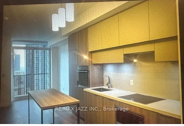 Photo 1 of 5 - 8 Eglinton Ave E #1709 - Toronto, ON Primary Photo - 8 Eglinton Ave E #1709
