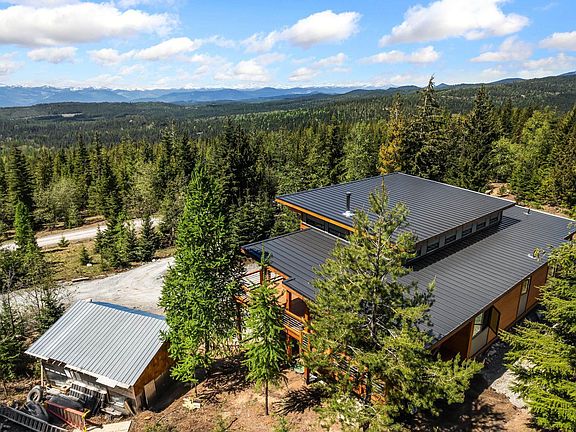 3rd image of 933 Rising Hawk Ridge Rd