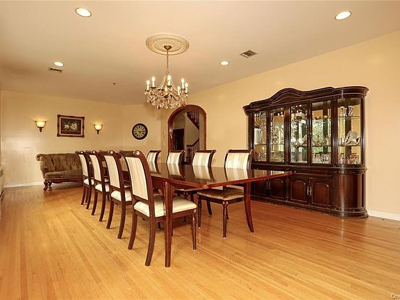 5th image of 23 Monsey Blvd #2