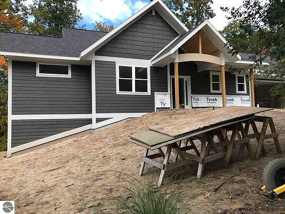 2nd image of 3105 Holiday Village Rd