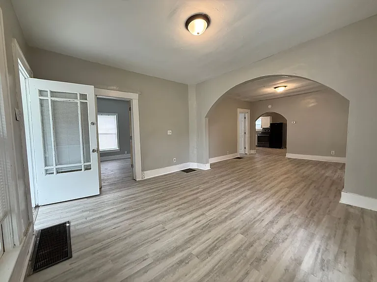 1203 S Shipley St — Photo 1