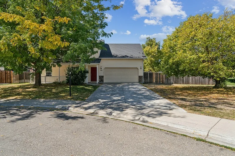 123 E Chapparosa Ct