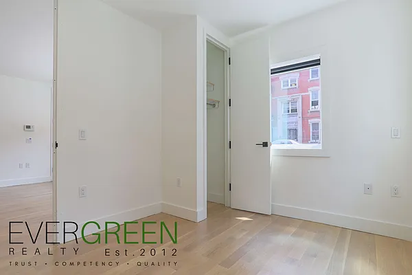 Rented by Pinn Realty | media 33