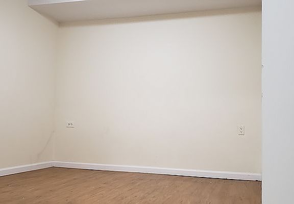 3rd image of 530 W 46th St APT 1F