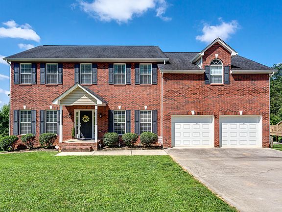 2nd image of 3039 Oakwood Hills Ln