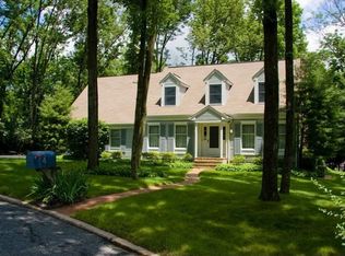4 Gearhart Ln, Flemington, NJ 08822